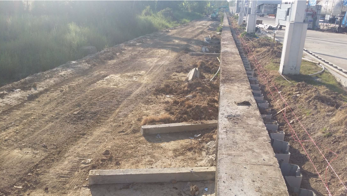 concrete-wall-cap-construction-chaing-mai-flood-protection-project