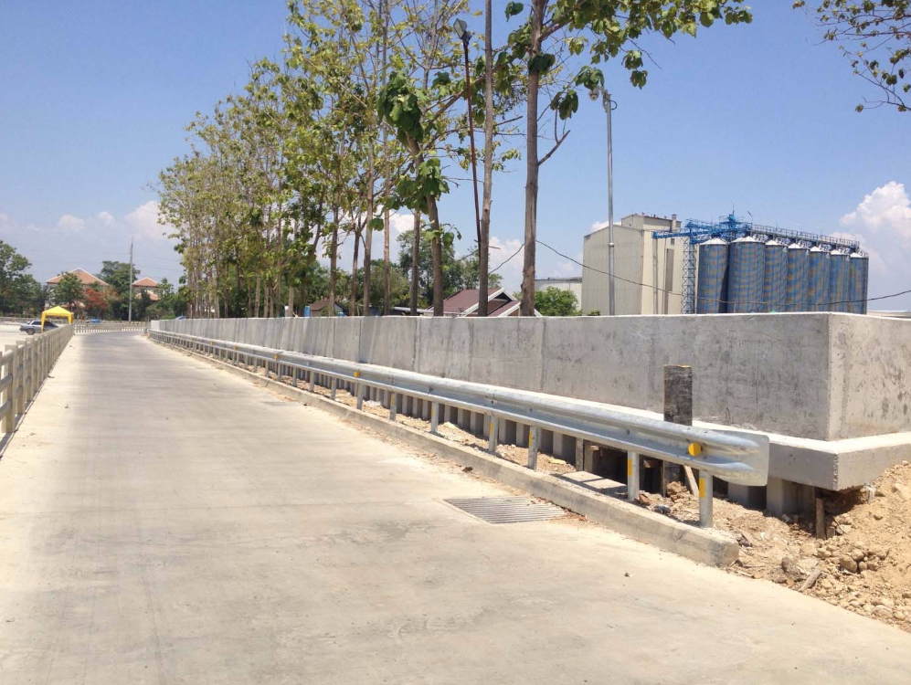 north-side-wall-chaing-mai-flood-protection-project