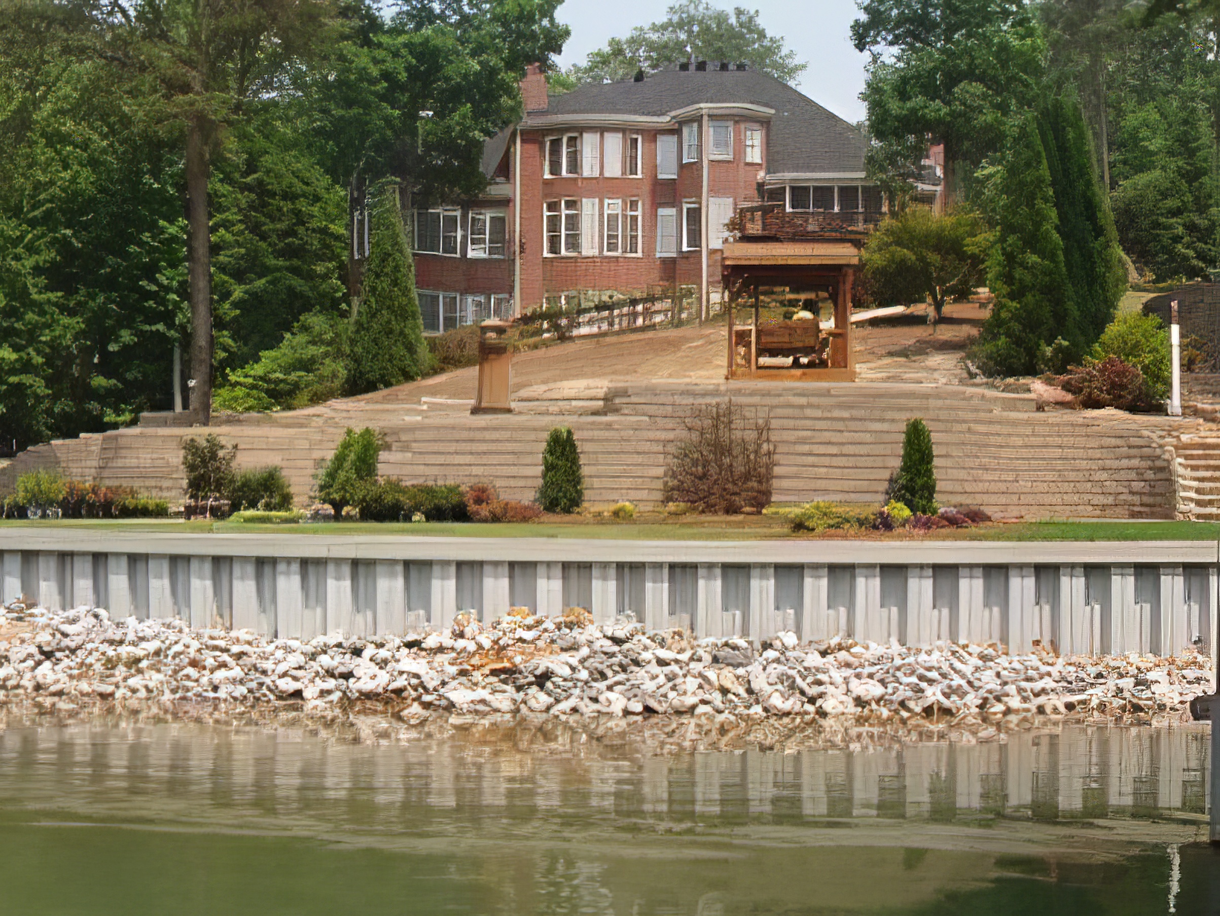 lake house lakewall